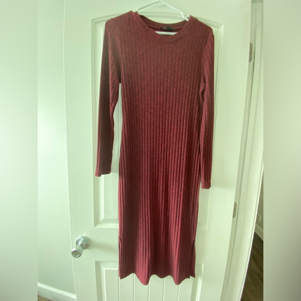 Maroon long sleeve dress